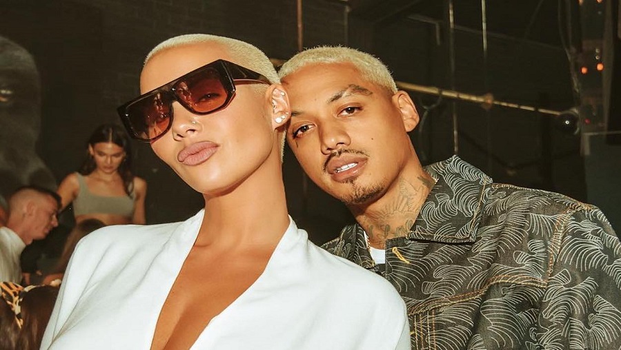 Amber rose est enceinte : elle dévoile son baby bump sur Instagram (Photo)