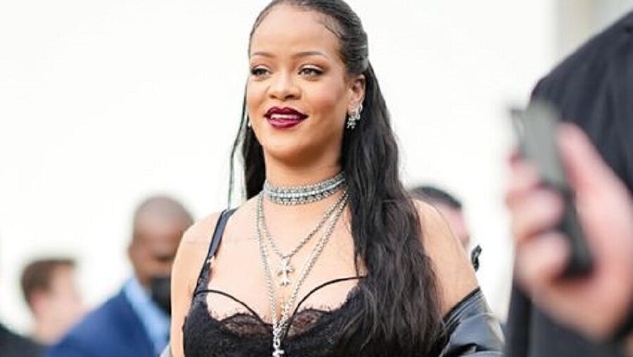 Rihanna: une rumeur sur sa troisième grossesse secoue la toile