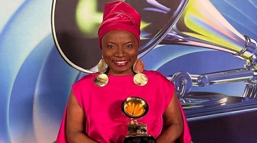 Angélique Kidjo fait des jaloux au Nigeria